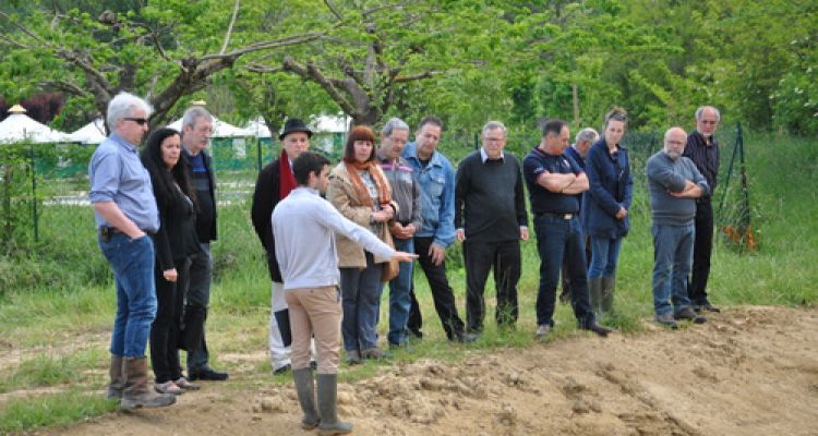 Les élus de la vallée de la Lèze visitent le chantier de la noue du Jacquart à Artigat