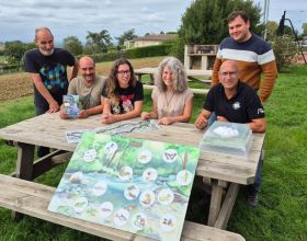 Les animateurs du SMIVAL et de Léo Lagrange, lors de la formation avec Cécile DUVAL, conseillère pédagogique en EDD à l’Education Nationale