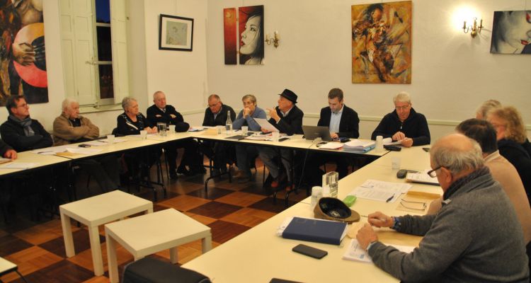 Le nouveau Comité syndical installé sous la présidence de Jean-Jacques MARTINEZ (chapeau)